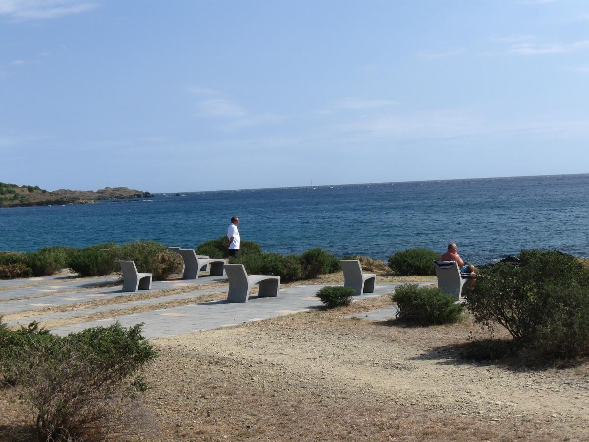Alberg Costa Brava Llanca Bagian luar foto