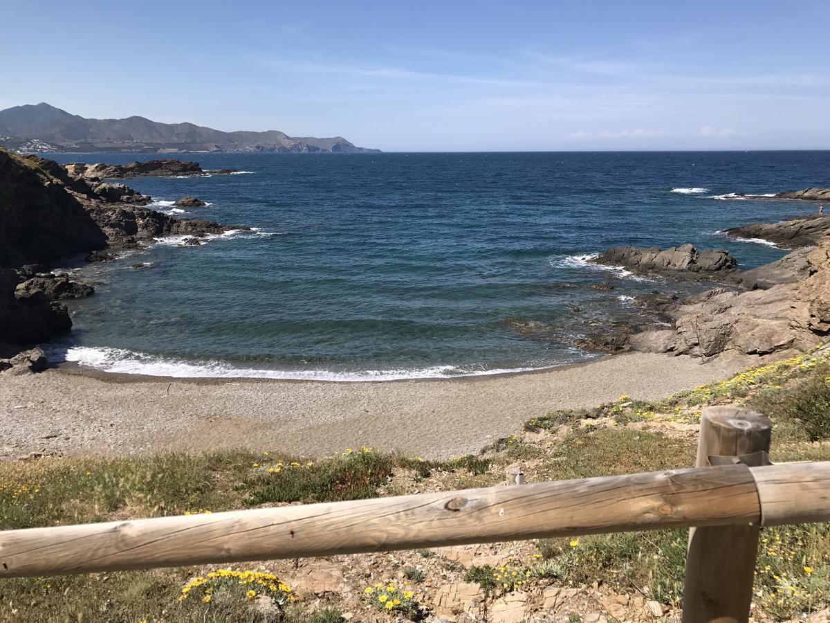 Alberg Costa Brava Llanca Bagian luar foto
